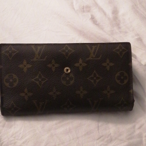 Louis Vuitton Wallet - Picture 4 of 5